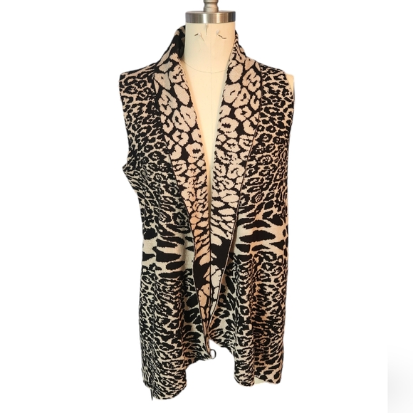 Cupio Sweaters - Leopard Sweater Vest